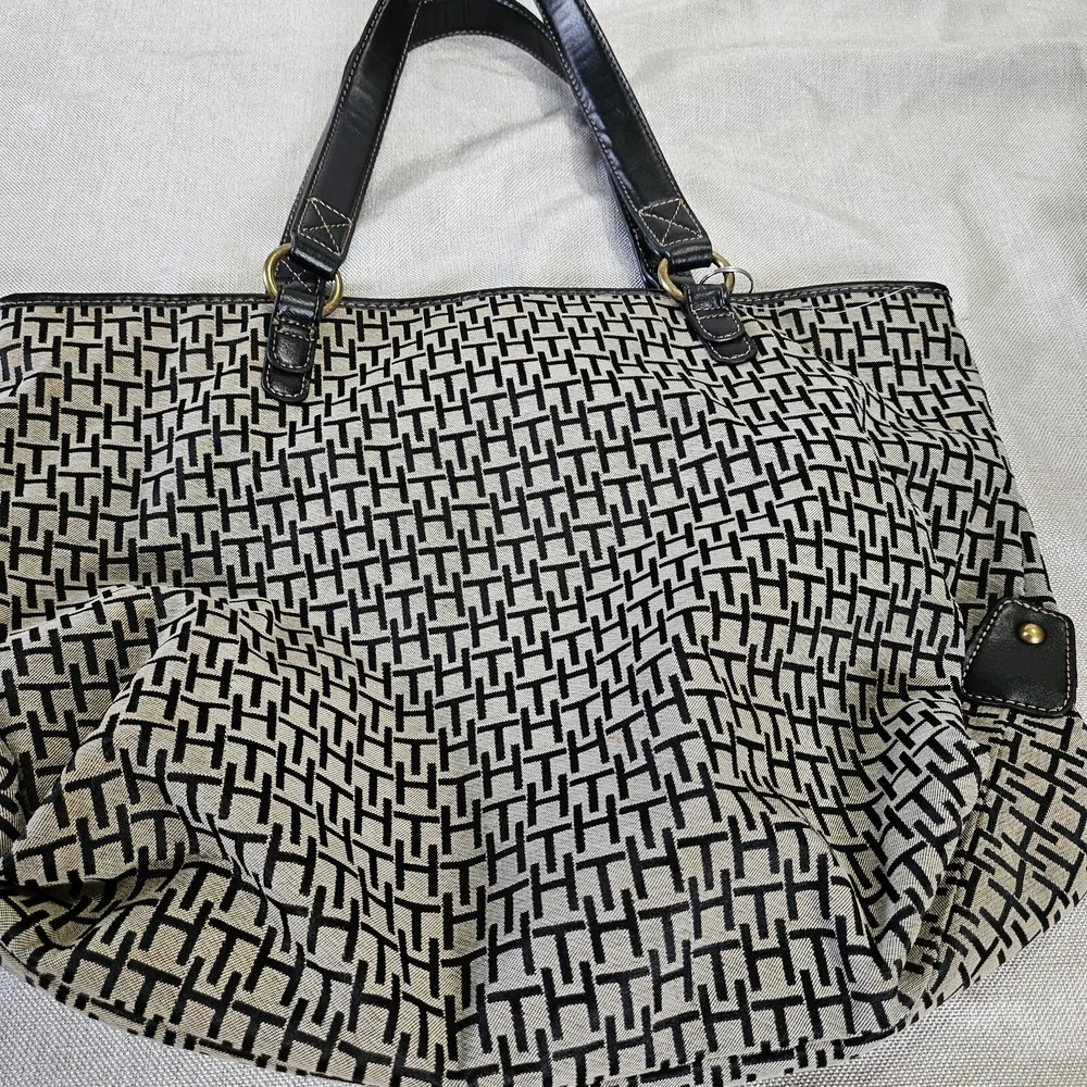 Tommy Hilfiger Signature Logo Purse Tote‎ Brown Jacquard Faux Leather Hand Bag